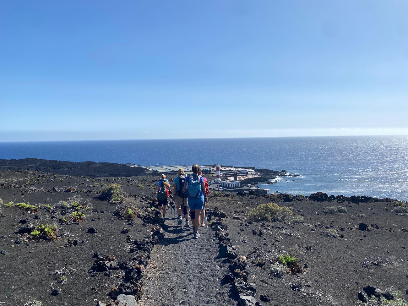 Grupo de senderismo hacia el faro, El Hierro